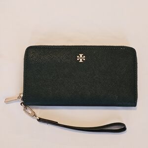 NWOT Tory Burch Wristlet Wallet - Forest Green